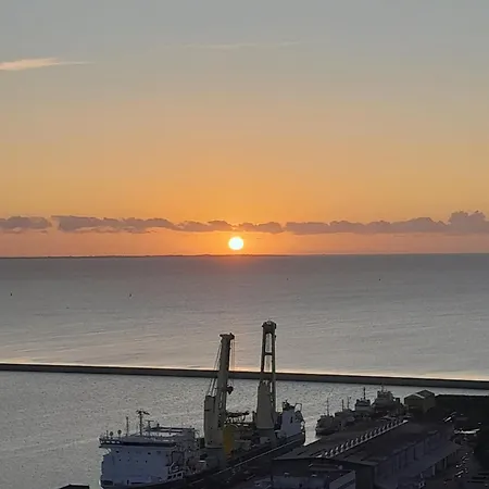 Ikona Sea Towers Panoramic Penthouse - 28 Pietro! Balkon! Klimatyzacja! Parking! * Gdynia
