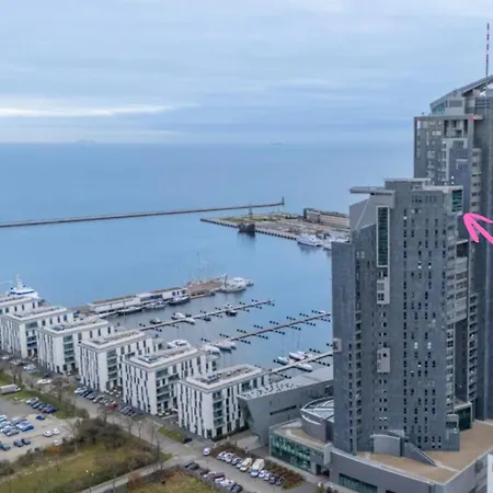 Sea Towers - Panoramic Sky Penthouse - 28th Floor Apartmán